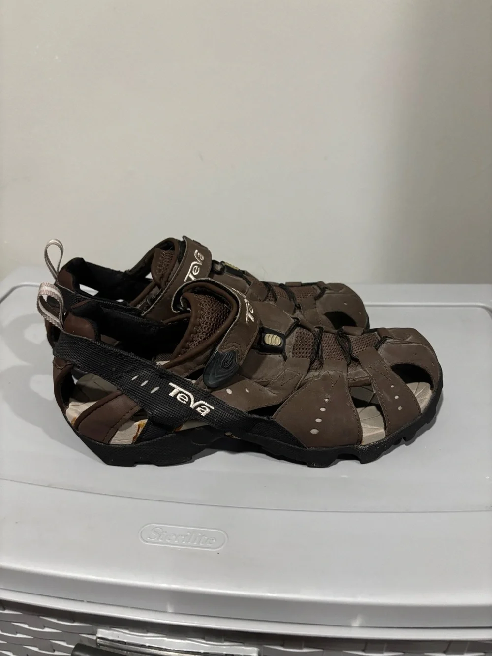 Teva Men's Brown and Black Outdoor Sport Sandals size 8